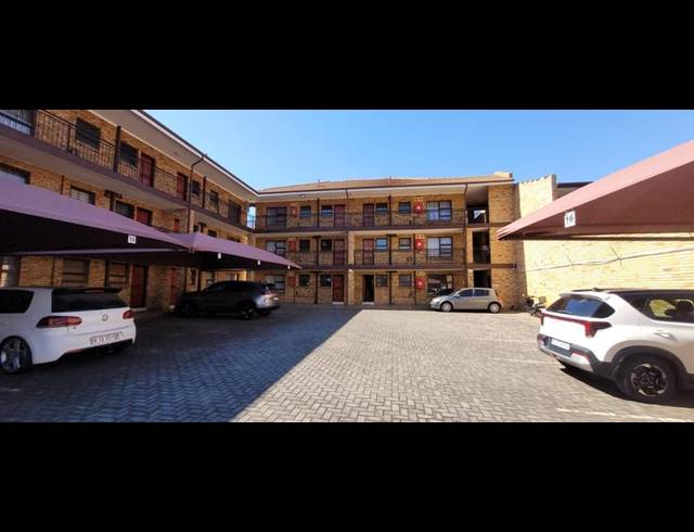 2 BEDROOM TOWNHOUSE FOR SALE IN ALBERTON NORTH